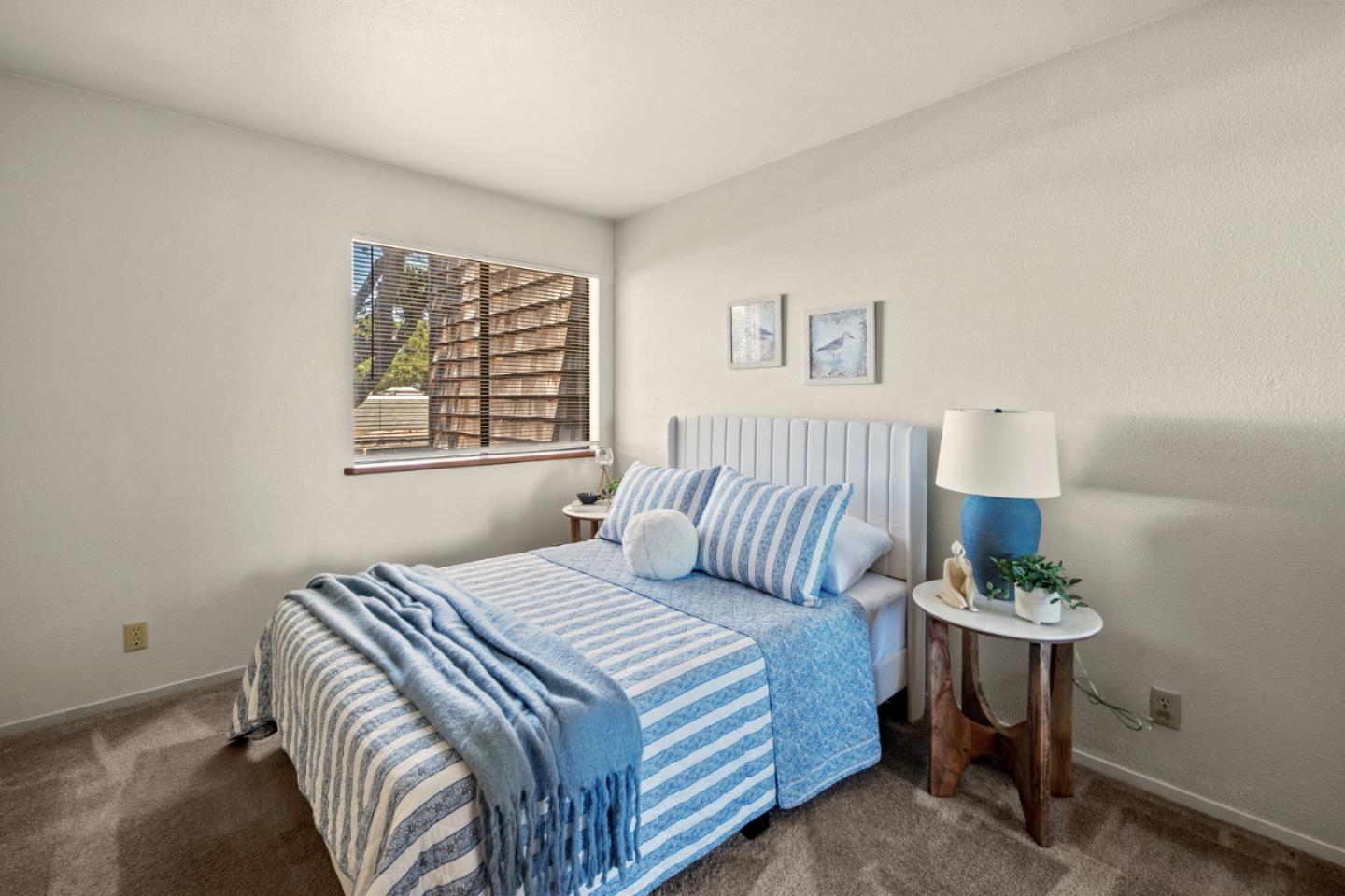Detail Gallery Image 9 of 12 For 461 Dela Vina Ave #209,  Monterey,  CA 93940 - 2 Beds | 1 Baths