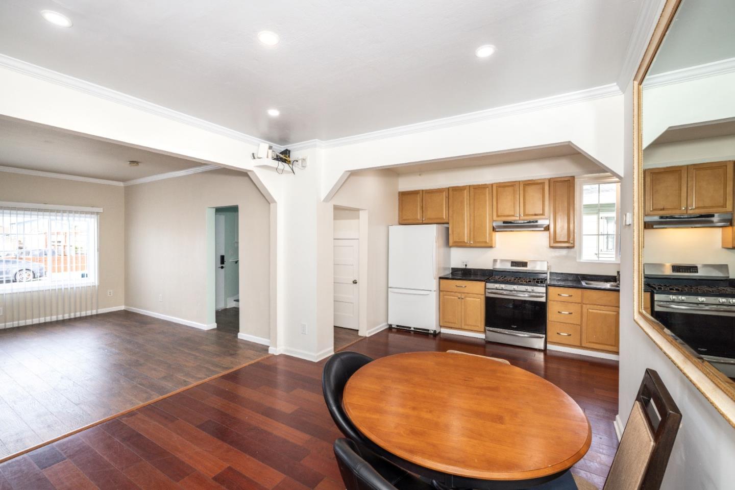 Detail Gallery Image 5 of 20 For 620 22nd St, Richmond,  CA 94801 - 3 Beds | 2 Baths