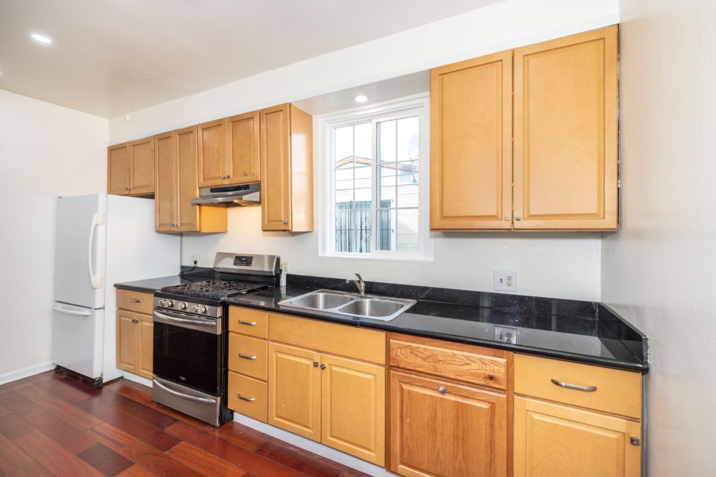 Detail Gallery Image 7 of 20 For 620 22nd St, Richmond,  CA 94801 - 3 Beds | 2 Baths