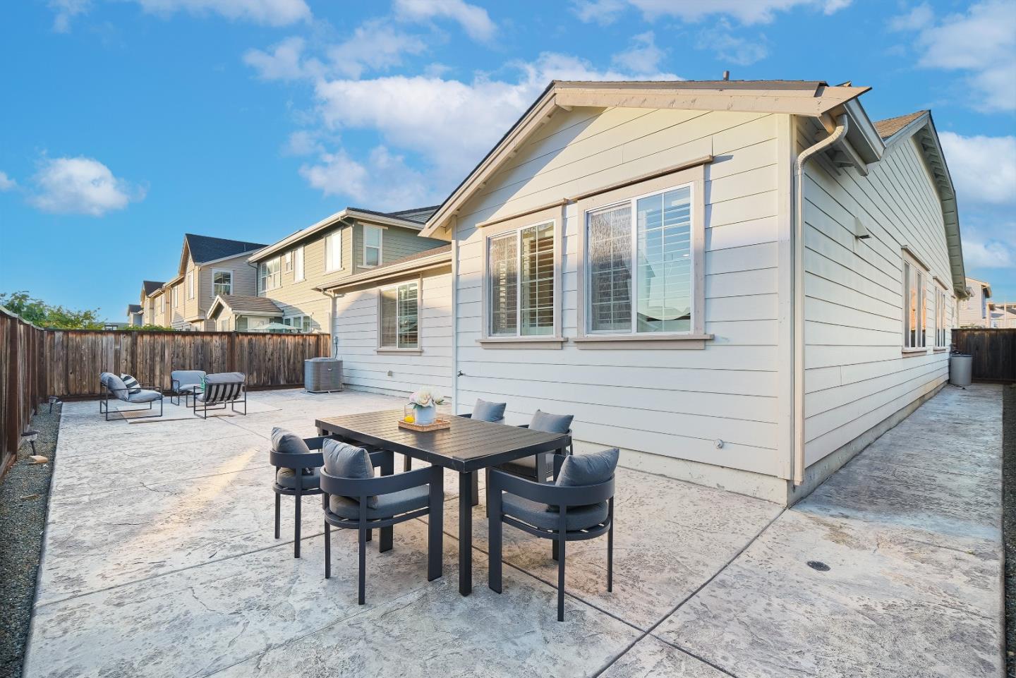 Detail Gallery Image 40 of 52 For 34135 Bridle St, Fremont,  CA 94555 - 4 Beds | 3 Baths