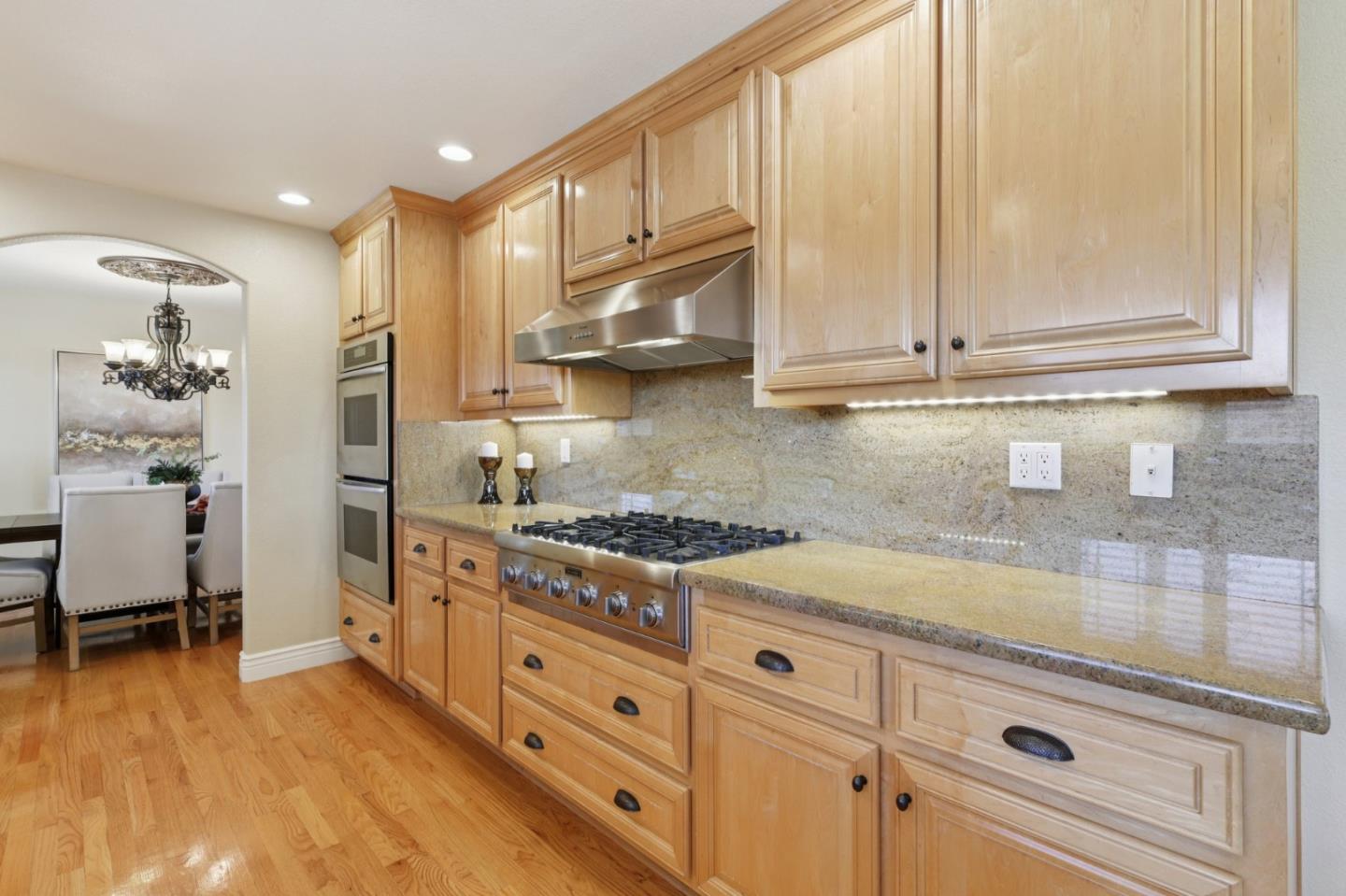 Detail Gallery Image 9 of 27 For 4220 Corte De Tebaldi, San Jose,  CA 95118 - 4 Beds | 2/1 Baths