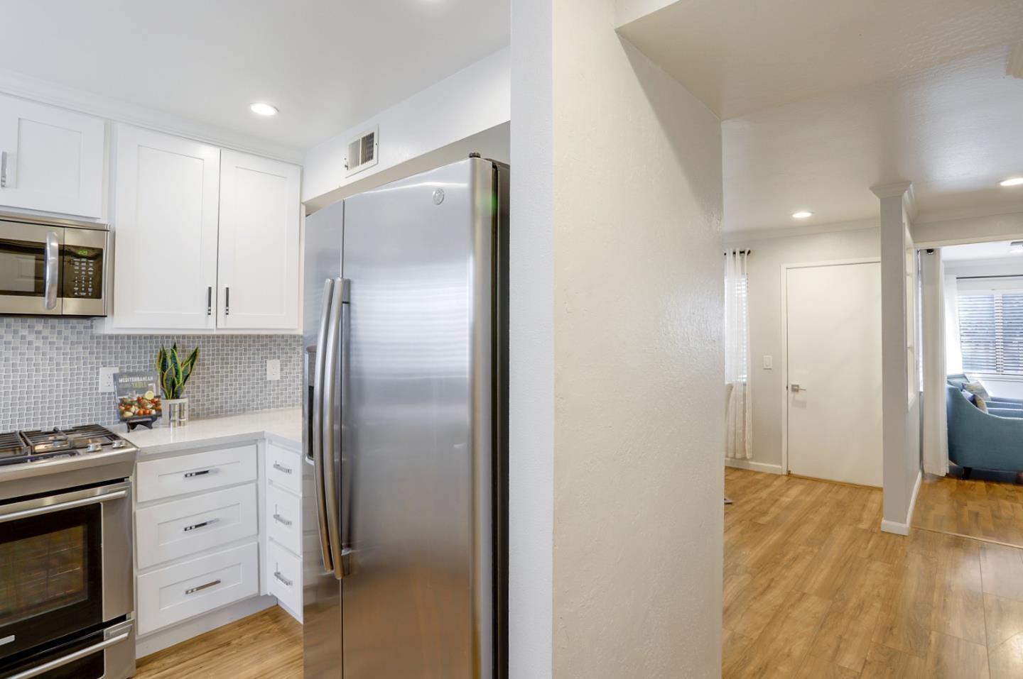 Detail Gallery Image 11 of 28 For 545 Cassatt Way, San Jose,  CA 95125 - 3 Beds | 2/1 Baths