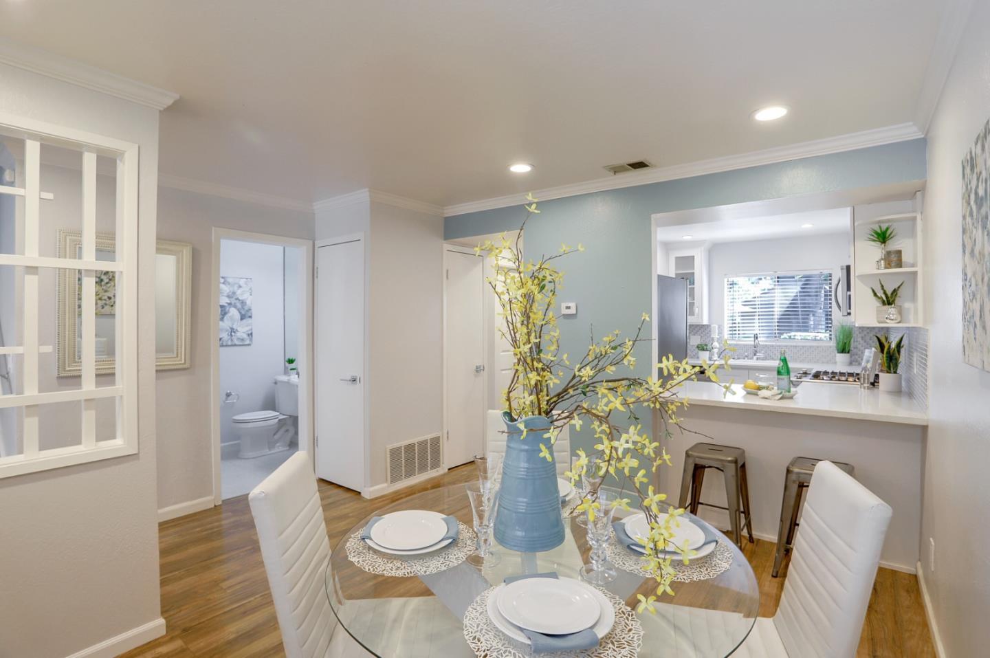 Detail Gallery Image 12 of 28 For 545 Cassatt Way, San Jose,  CA 95125 - 3 Beds | 2/1 Baths