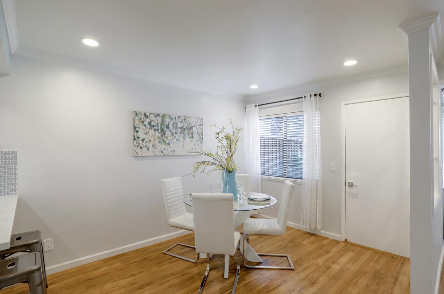 Detail Gallery Image 14 of 28 For 545 Cassatt Way, San Jose,  CA 95125 - 3 Beds | 2/1 Baths