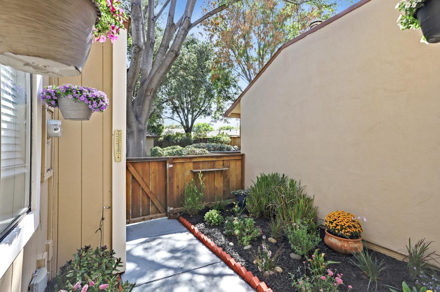 Detail Gallery Image 3 of 28 For 545 Cassatt Way, San Jose,  CA 95125 - 3 Beds | 2/1 Baths