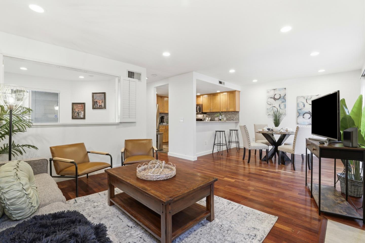 Detail Gallery Image 10 of 37 For 81 Frontier Trail Dr, San Jose,  CA 95136 - 3 Beds | 2/1 Baths