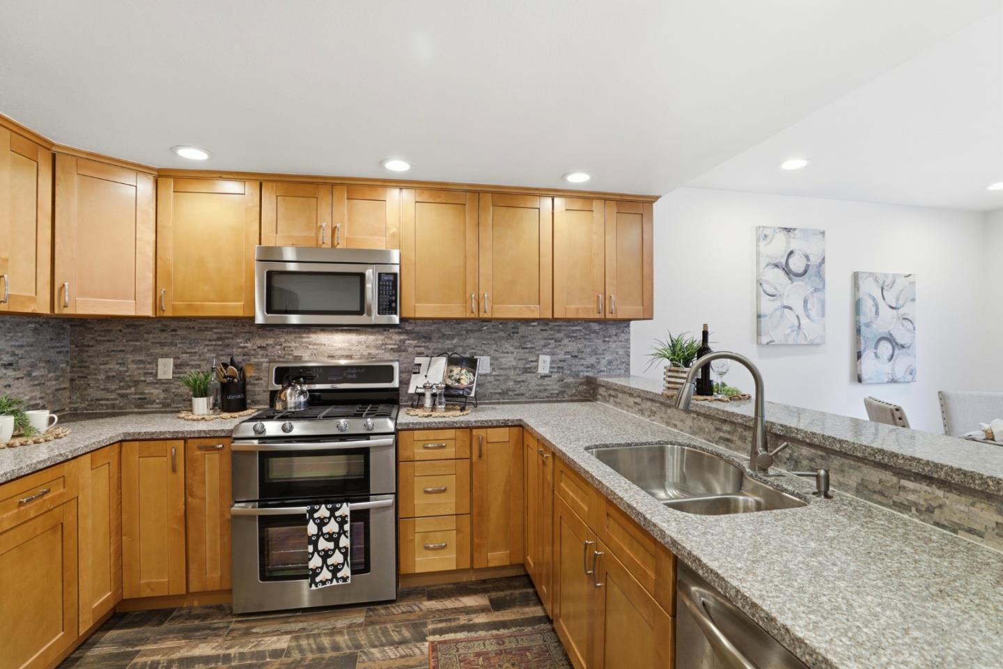 Detail Gallery Image 5 of 37 For 81 Frontier Trail Dr, San Jose,  CA 95136 - 3 Beds | 2/1 Baths