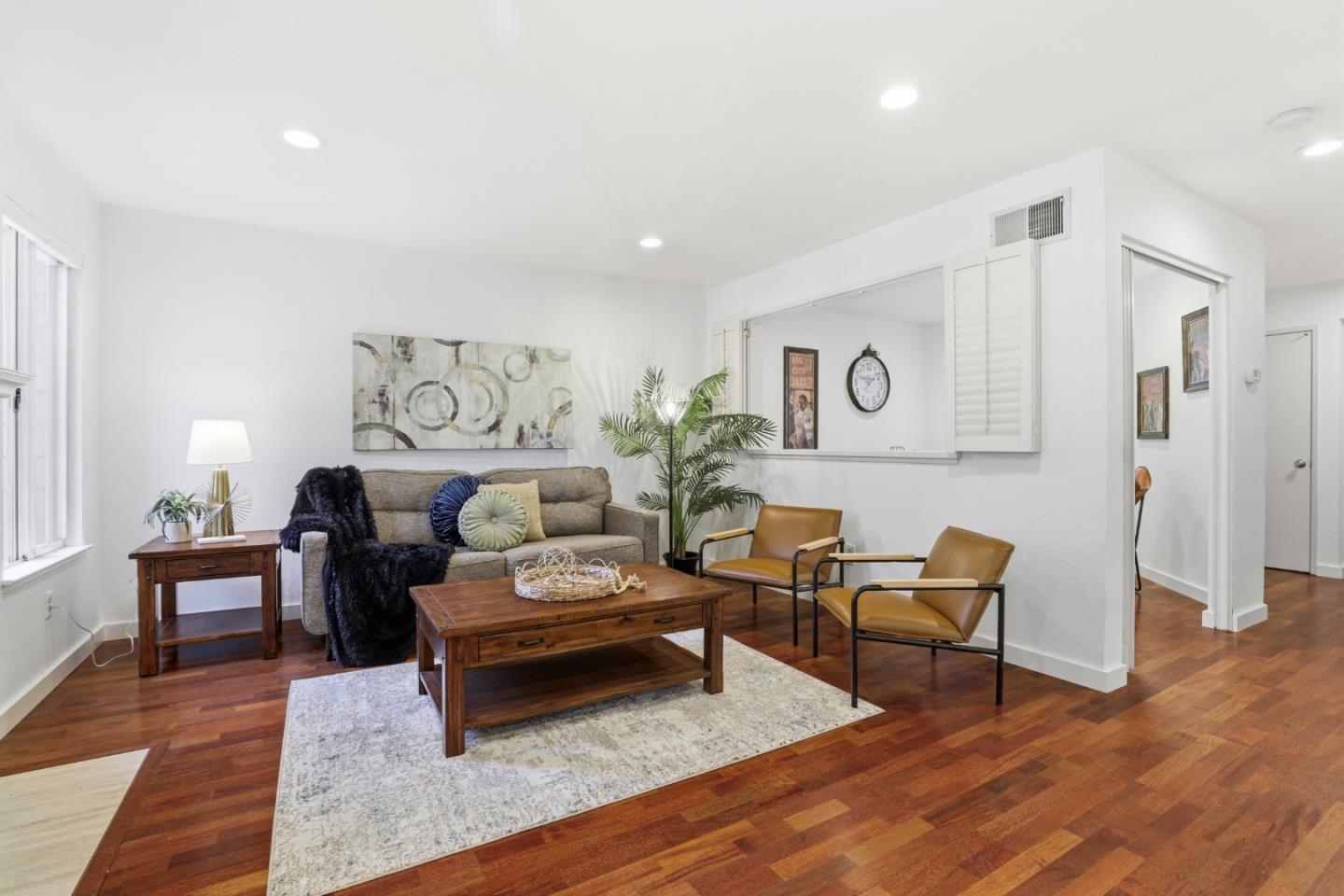 Detail Gallery Image 8 of 37 For 81 Frontier Trail Dr, San Jose,  CA 95136 - 3 Beds | 2/1 Baths