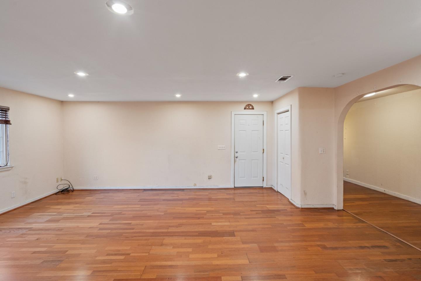 Detail Gallery Image 13 of 53 For 1137 Champagne Ln, San Jose,  CA 95132 - 3 Beds | 2 Baths