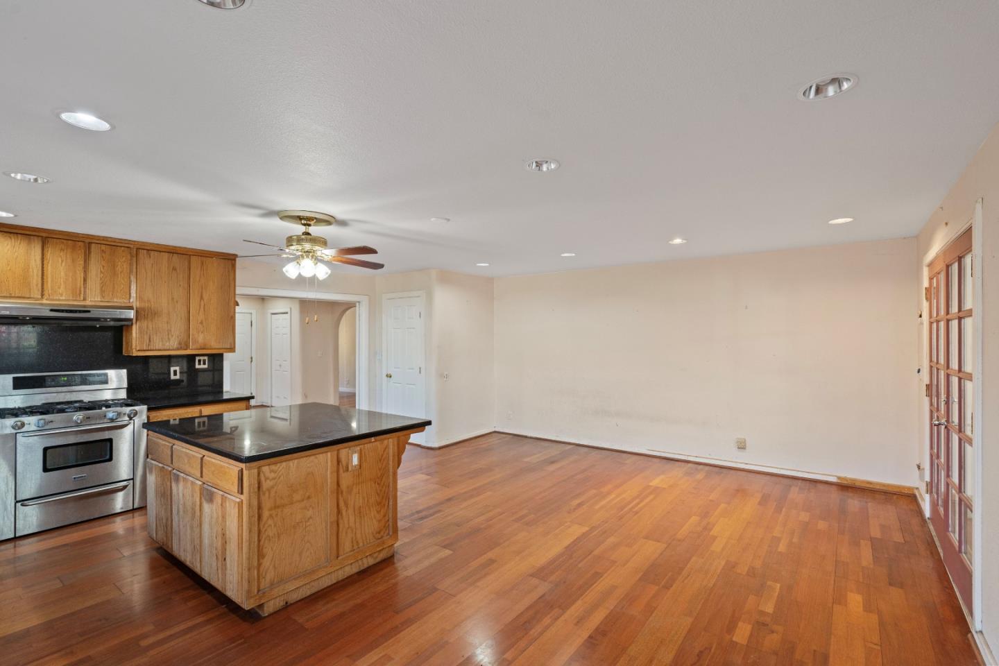 Detail Gallery Image 9 of 53 For 1137 Champagne Ln, San Jose,  CA 95132 - 3 Beds | 2 Baths