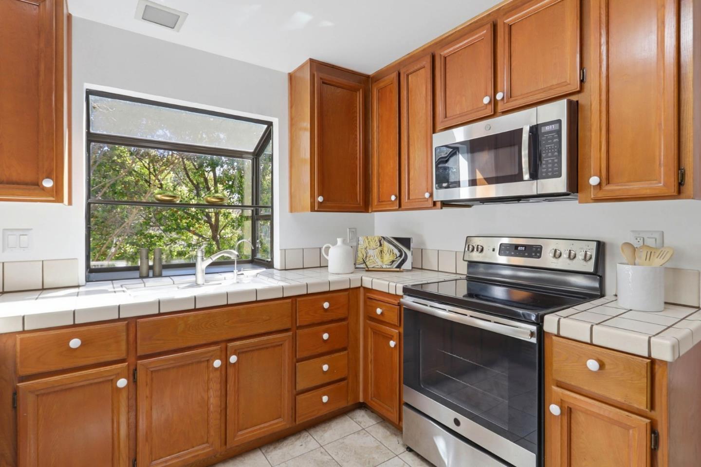 Photo #5: ML82037684 Listing: Photo #5