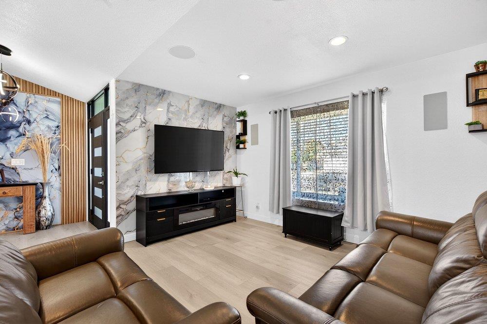 Detail Gallery Image 8 of 52 For 500 Ronan Ave, Gilroy,  CA 95020 - 5 Beds | 3 Baths