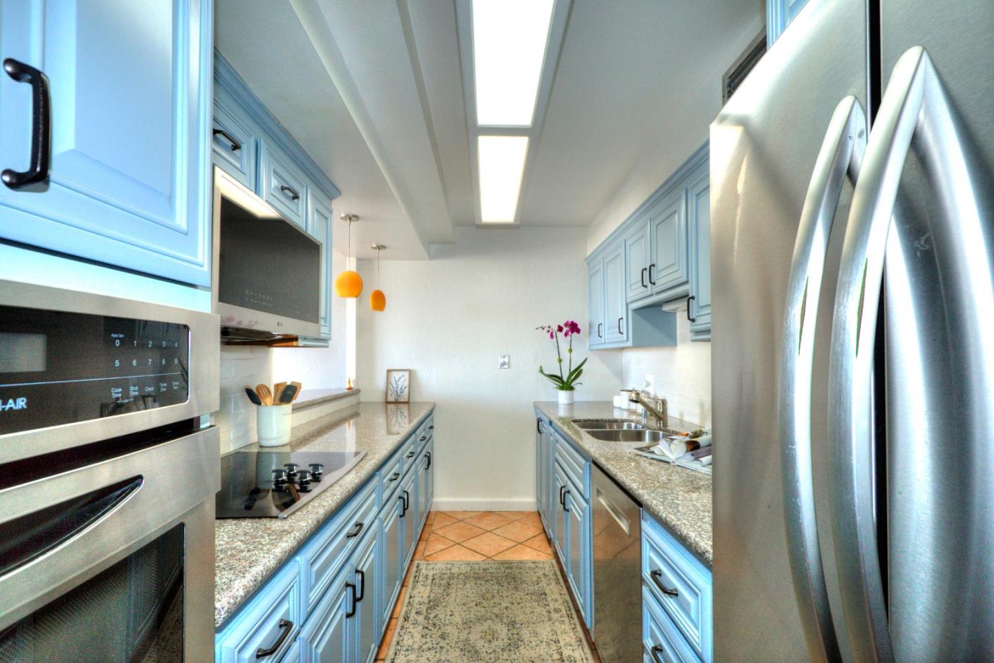 Detail Gallery Image 12 of 24 For 66 Cleary Ct #1206,  San Francisco,  CA 94109 - 3 Beds | 2 Baths