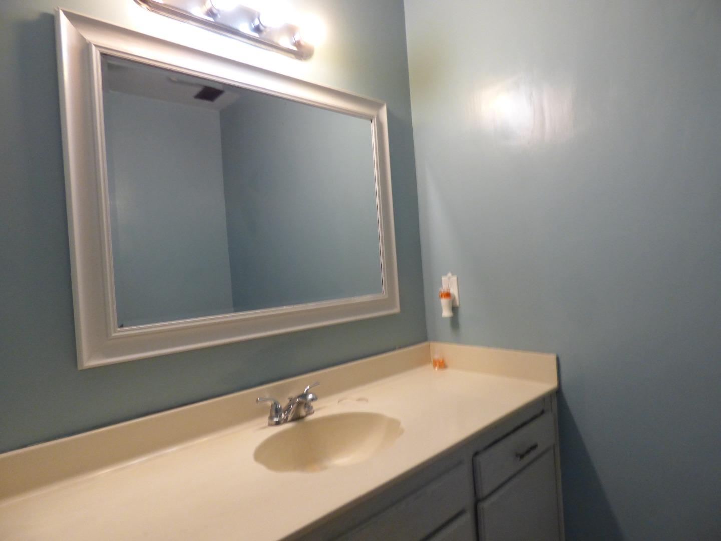 Detail Gallery Image 13 of 18 For 5850 E Ramona Ave, Fresno,  CA 93727 - 4 Beds | 2 Baths