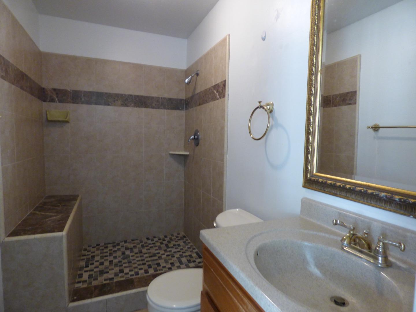 Detail Gallery Image 14 of 18 For 5850 E Ramona Ave, Fresno,  CA 93727 - 4 Beds | 2 Baths