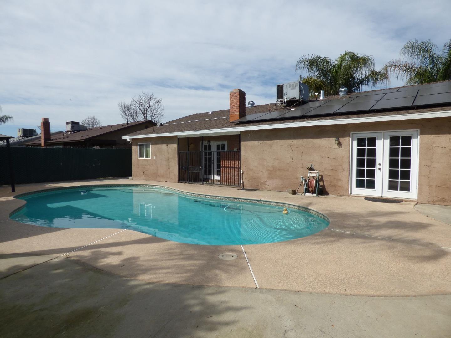 Detail Gallery Image 18 of 18 For 5850 E Ramona Ave, Fresno,  CA 93727 - 4 Beds | 2 Baths