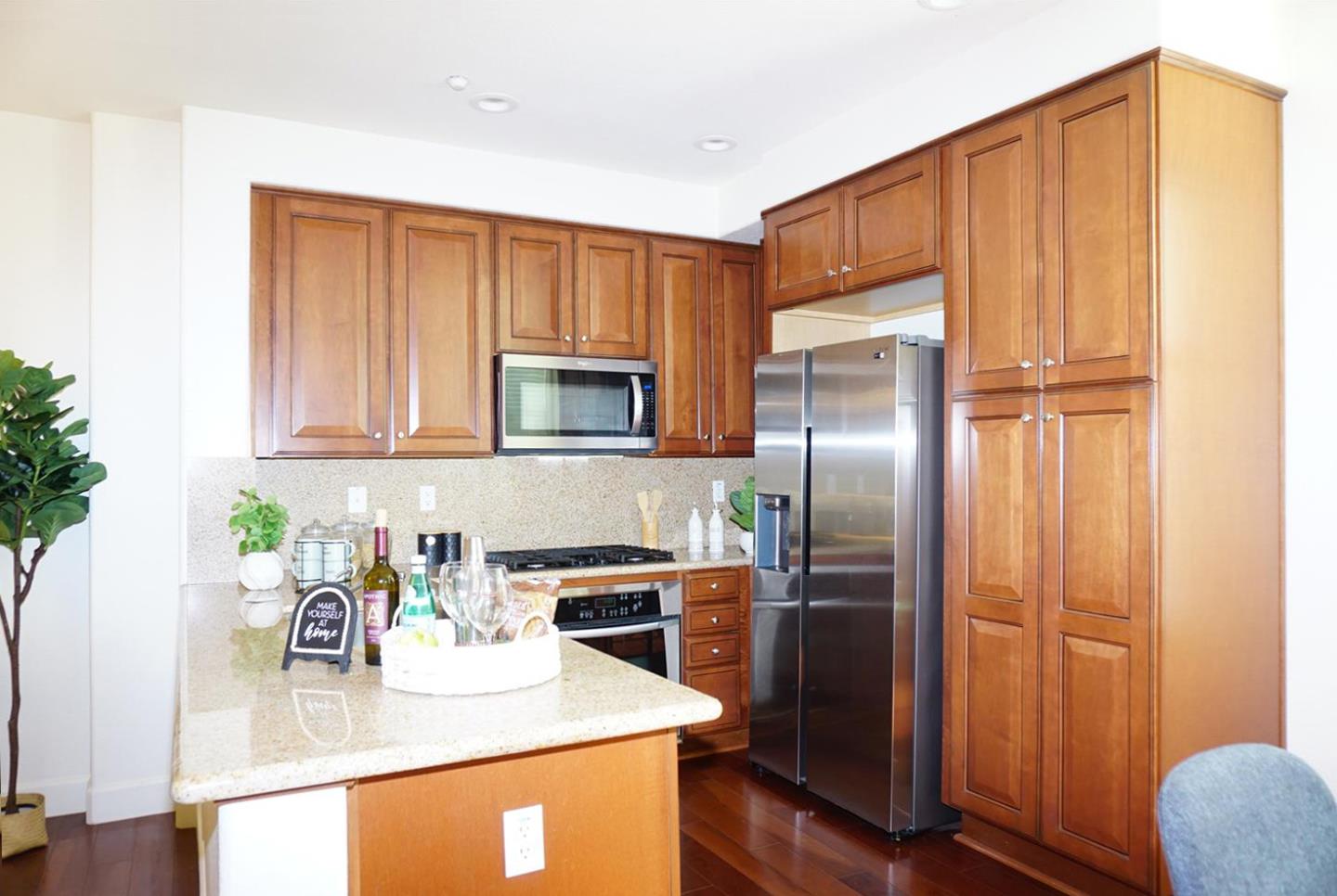 Detail Gallery Image 11 of 28 For 1059 Sapphire Ter, Union City,  CA 94587 - 2 Beds | 2/1 Baths