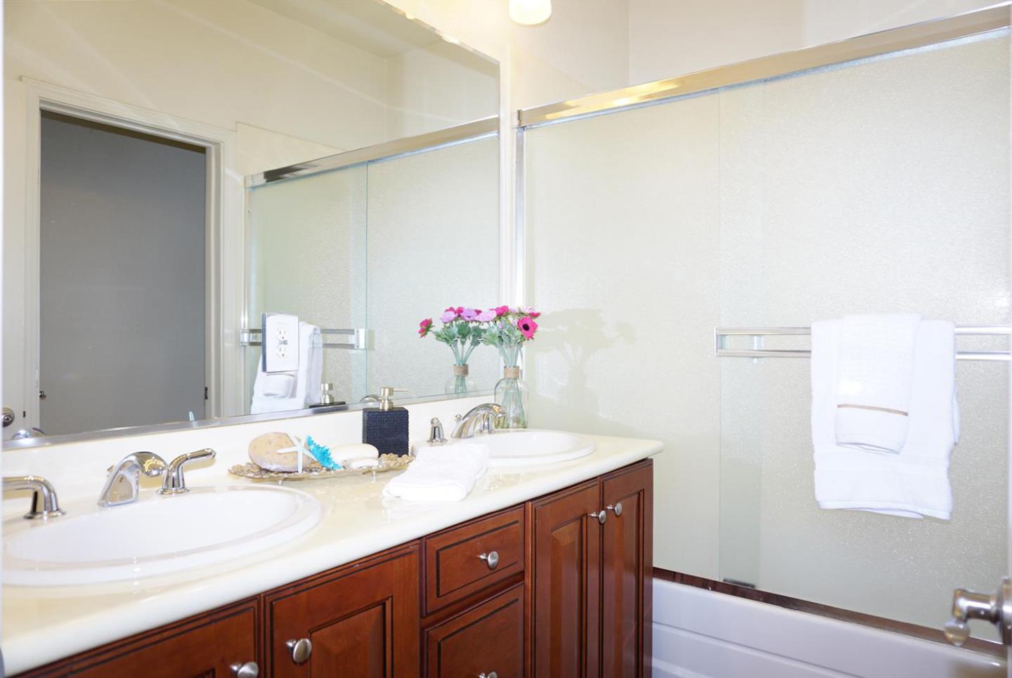 Detail Gallery Image 19 of 28 For 1059 Sapphire Ter, Union City,  CA 94587 - 2 Beds | 2/1 Baths