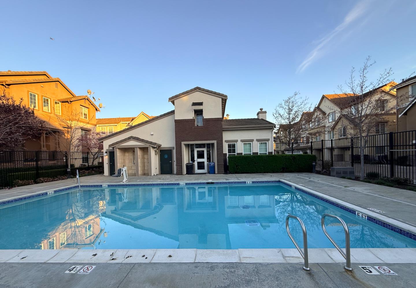 Detail Gallery Image 25 of 28 For 1059 Sapphire Ter, Union City,  CA 94587 - 2 Beds | 2/1 Baths