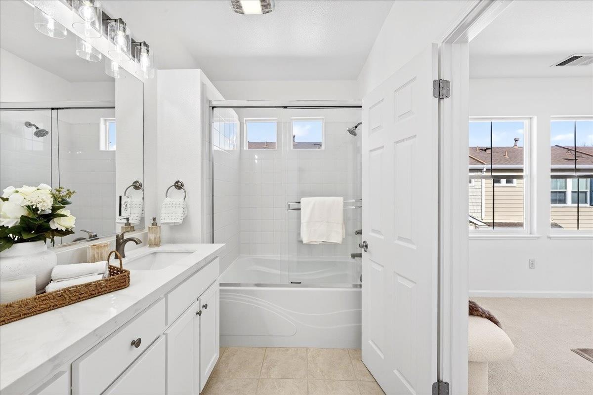 Detail Gallery Image 12 of 34 For 679 Pinnacles Ter, Sunnyvale,  CA 94085 - 3 Beds | 3 Baths