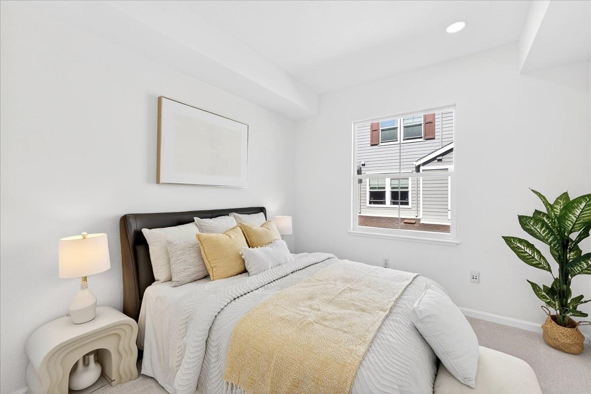 Detail Gallery Image 14 of 34 For 679 Pinnacles Ter, Sunnyvale,  CA 94085 - 3 Beds | 3 Baths