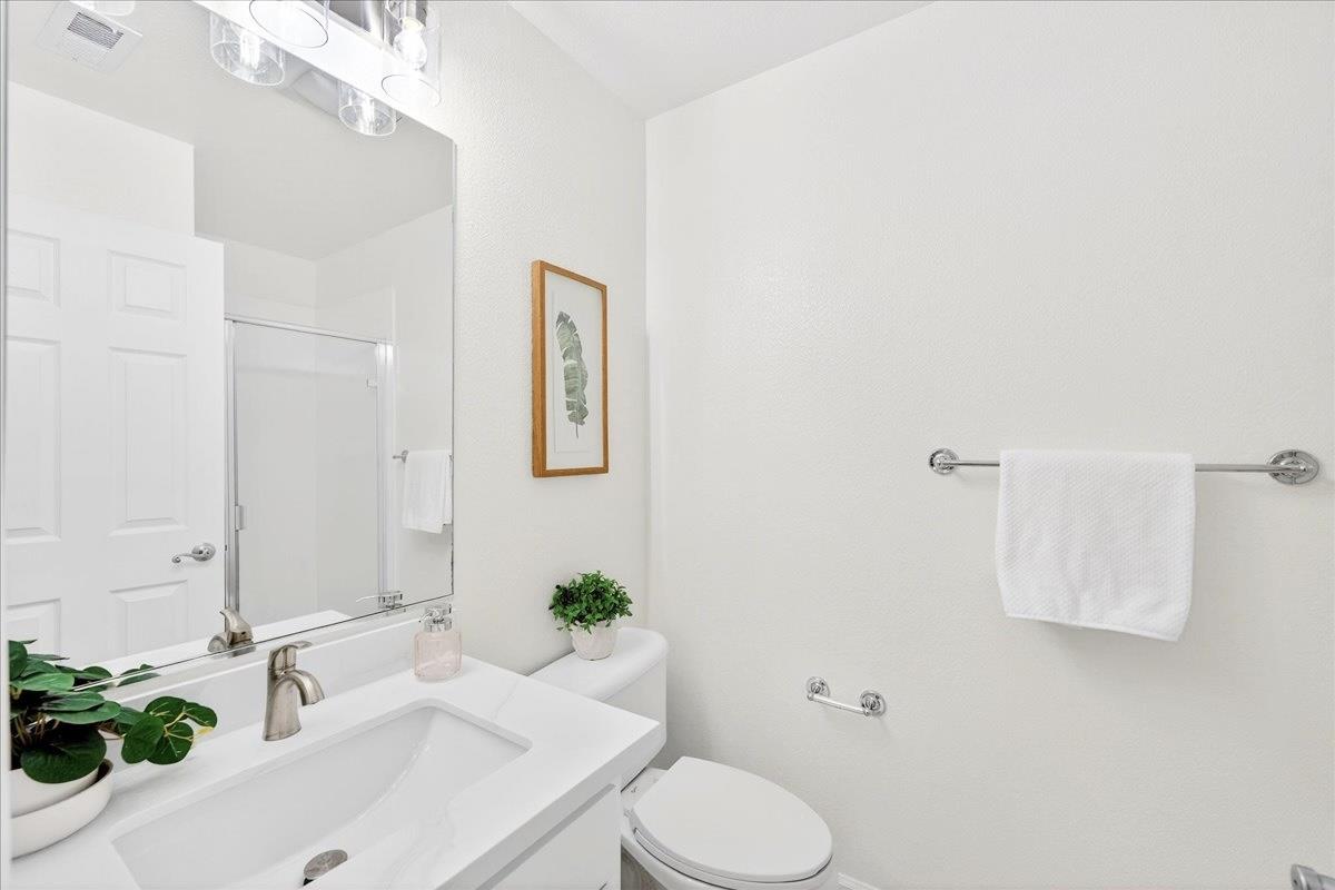 Detail Gallery Image 17 of 34 For 679 Pinnacles Ter, Sunnyvale,  CA 94085 - 3 Beds | 3 Baths