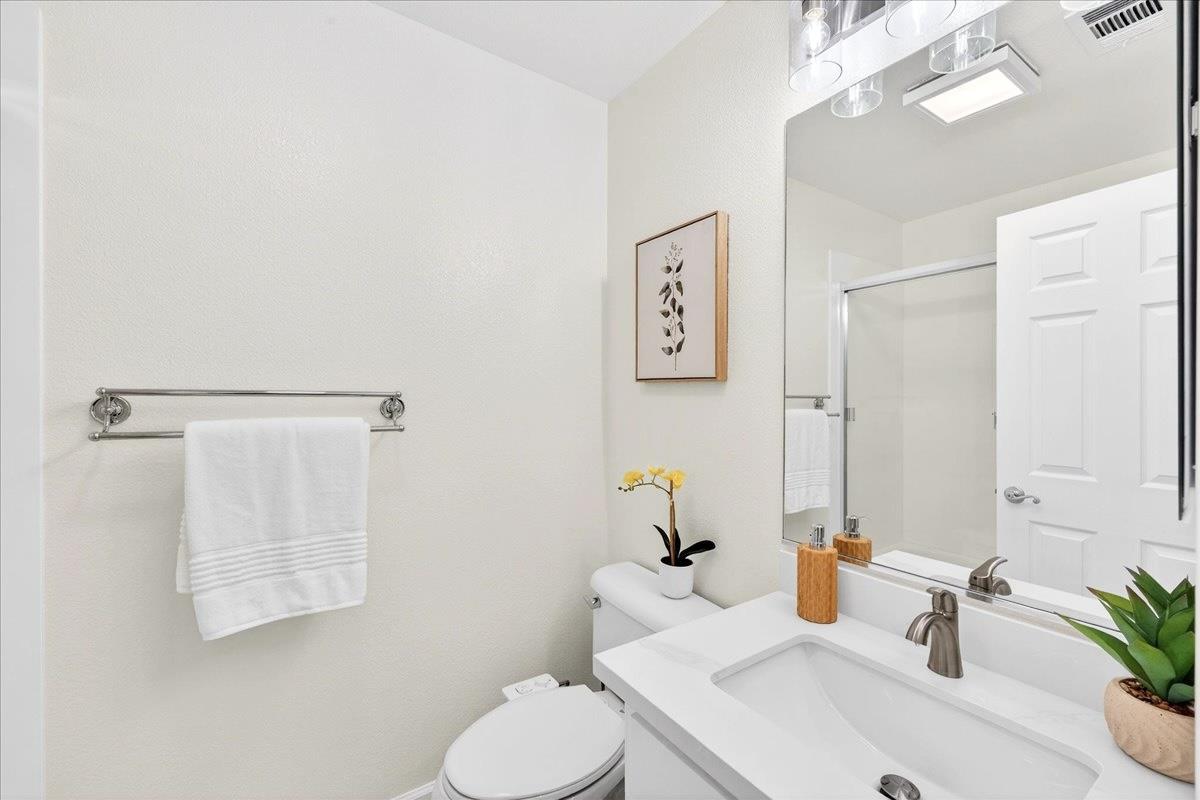 Detail Gallery Image 18 of 34 For 679 Pinnacles Ter, Sunnyvale,  CA 94085 - 3 Beds | 3 Baths