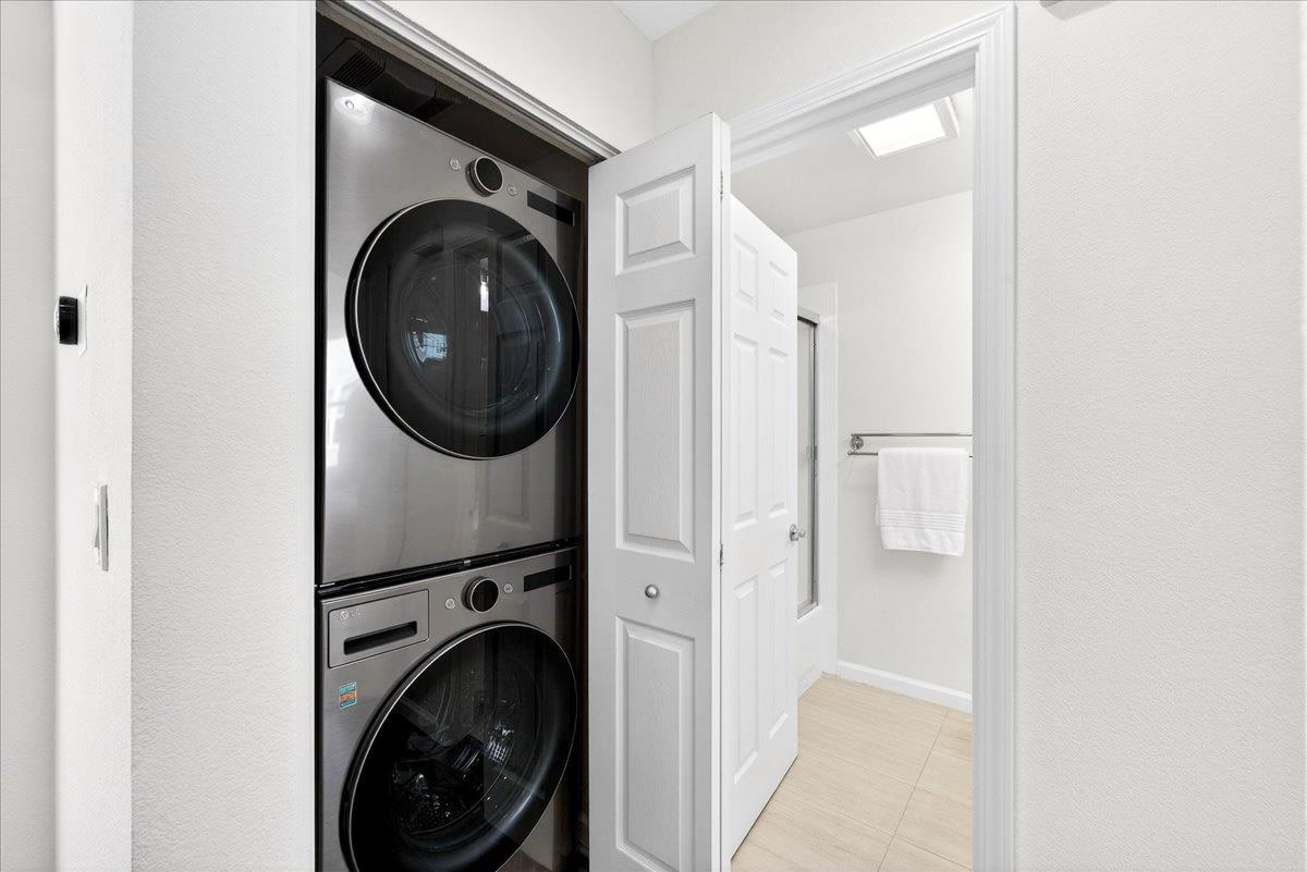 Detail Gallery Image 20 of 34 For 679 Pinnacles Ter, Sunnyvale,  CA 94085 - 3 Beds | 3 Baths