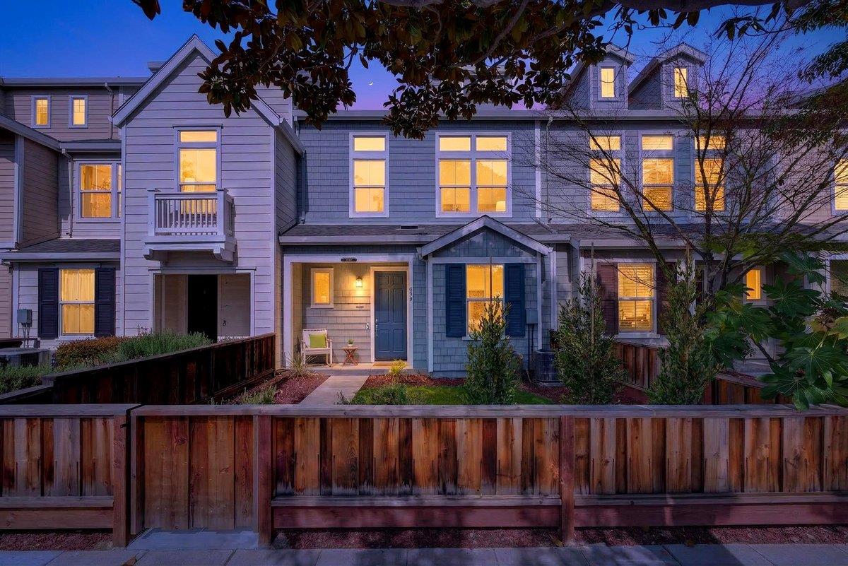 Detail Gallery Image 22 of 34 For 679 Pinnacles Ter, Sunnyvale,  CA 94085 - 3 Beds | 3 Baths