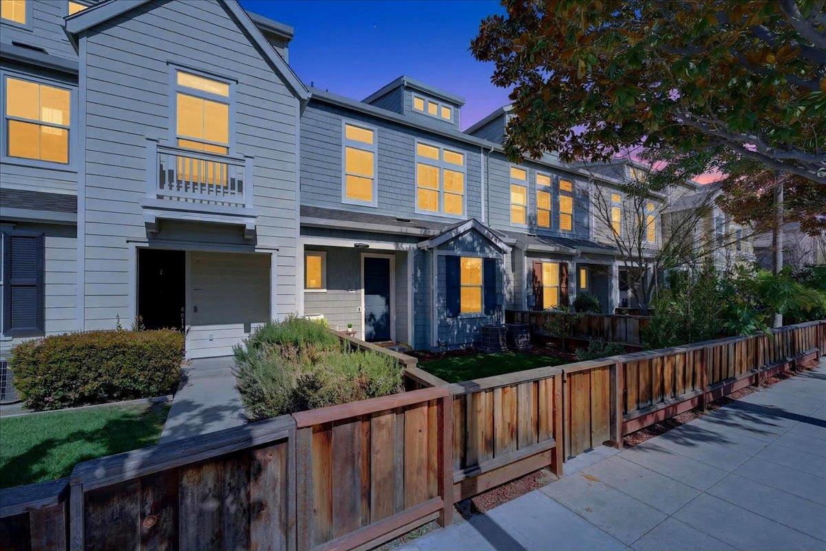 Detail Gallery Image 24 of 34 For 679 Pinnacles Ter, Sunnyvale,  CA 94085 - 3 Beds | 3 Baths