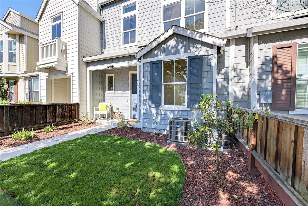 Detail Gallery Image 27 of 34 For 679 Pinnacles Ter, Sunnyvale,  CA 94085 - 3 Beds | 3 Baths