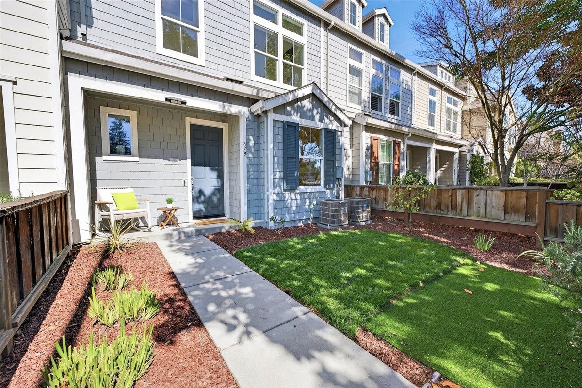 Detail Gallery Image 28 of 34 For 679 Pinnacles Ter, Sunnyvale,  CA 94085 - 3 Beds | 3 Baths