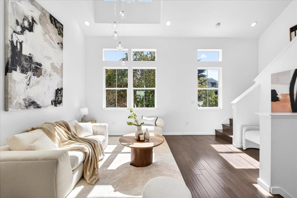 Detail Gallery Image 4 of 34 For 679 Pinnacles Ter, Sunnyvale,  CA 94085 - 3 Beds | 3 Baths