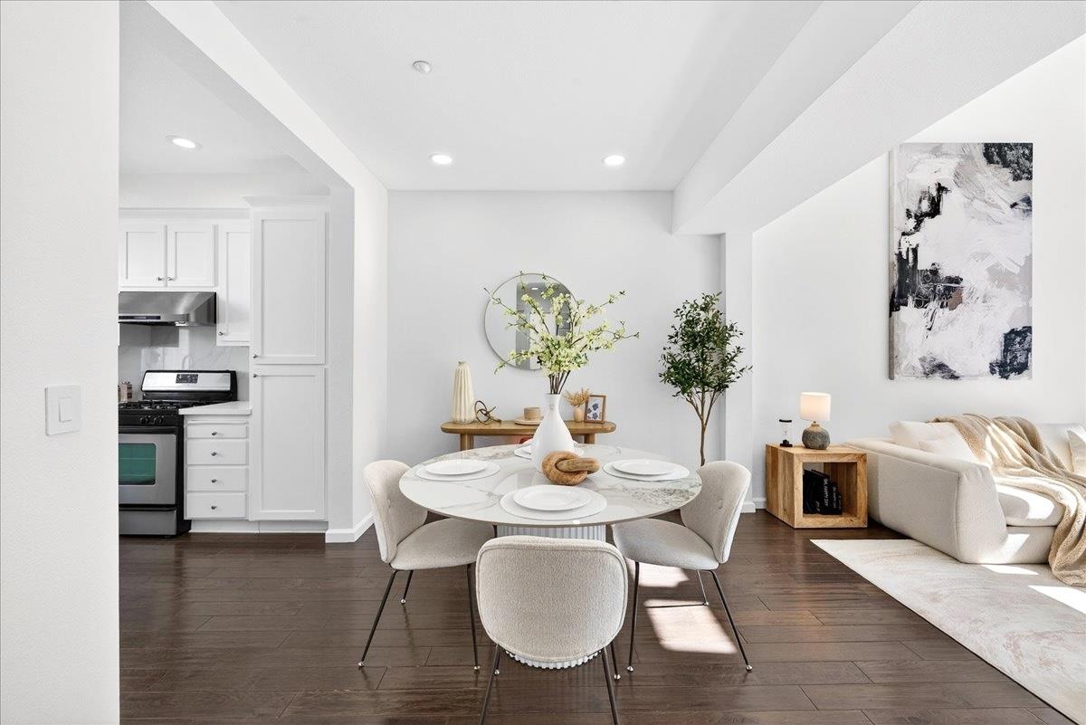 Detail Gallery Image 5 of 34 For 679 Pinnacles Ter, Sunnyvale,  CA 94085 - 3 Beds | 3 Baths