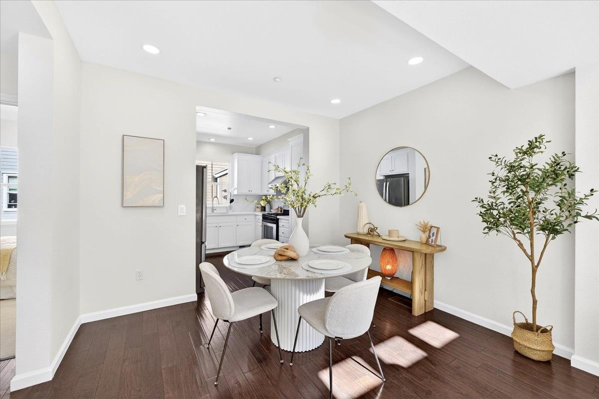 Detail Gallery Image 6 of 34 For 679 Pinnacles Ter, Sunnyvale,  CA 94085 - 3 Beds | 3 Baths