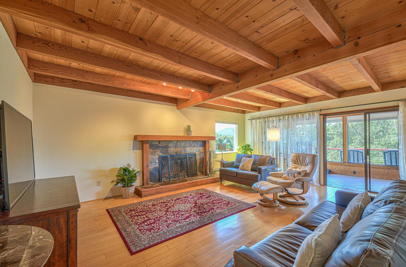Detail Gallery Image 10 of 47 For 31485 via Las Rosas, Carmel Valley,  CA 93924 - 3 Beds | 2 Baths