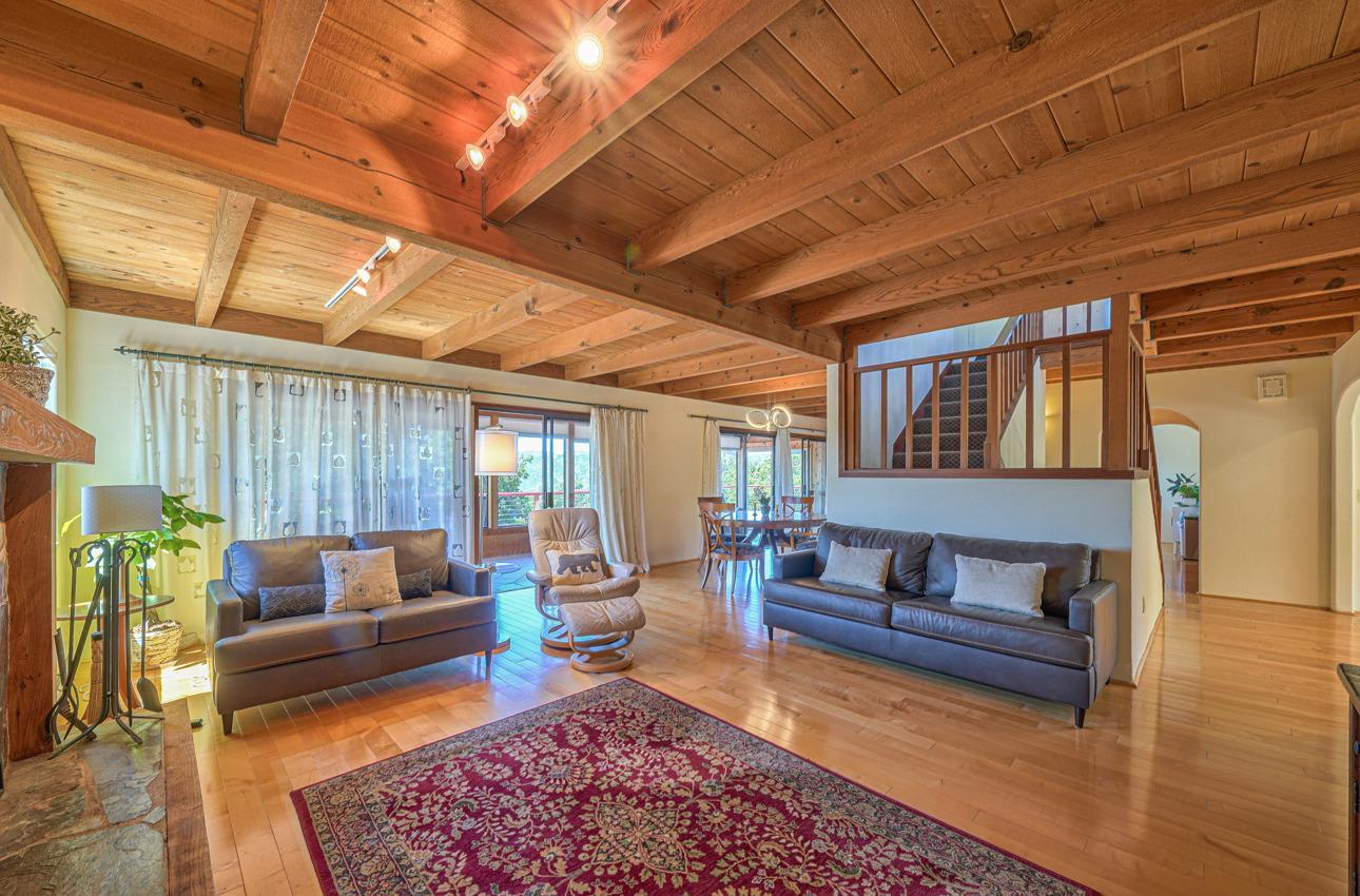 Detail Gallery Image 11 of 47 For 31485 via Las Rosas, Carmel Valley,  CA 93924 - 3 Beds | 2 Baths