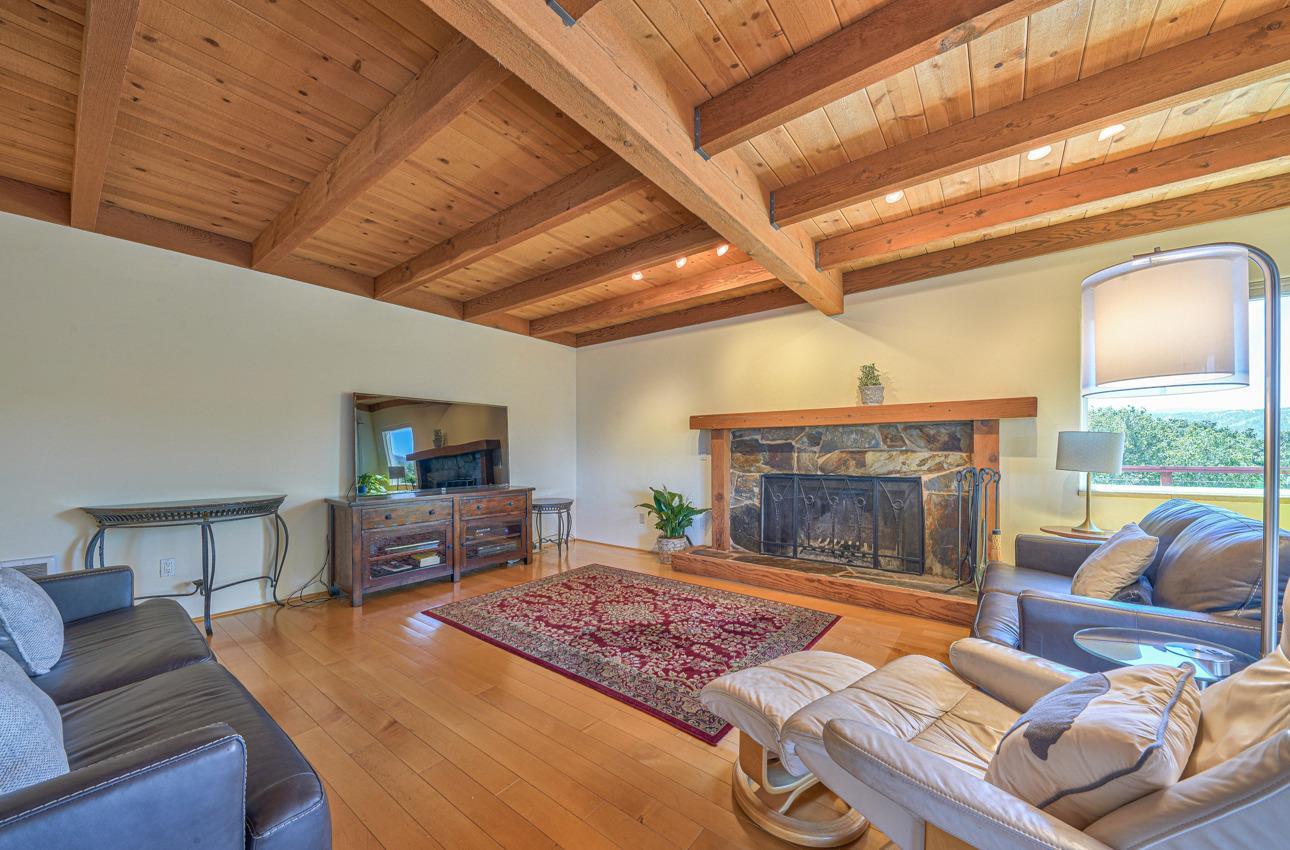 Detail Gallery Image 12 of 47 For 31485 via Las Rosas, Carmel Valley,  CA 93924 - 3 Beds | 2 Baths