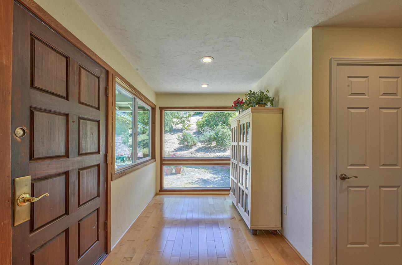 Detail Gallery Image 9 of 47 For 31485 via Las Rosas, Carmel Valley,  CA 93924 - 3 Beds | 2 Baths