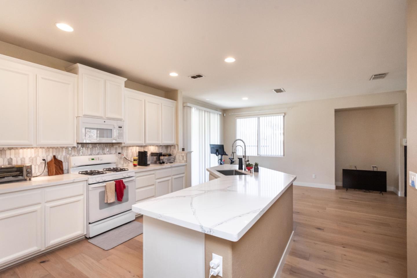 Detail Gallery Image 25 of 49 For 5020 Cleveland Bay Way, Elk Grove,  CA 95757 - 3 Beds | 2 Baths