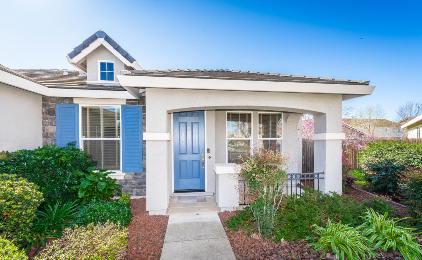 Detail Gallery Image 4 of 49 For 5020 Cleveland Bay Way, Elk Grove,  CA 95757 - 3 Beds | 2 Baths