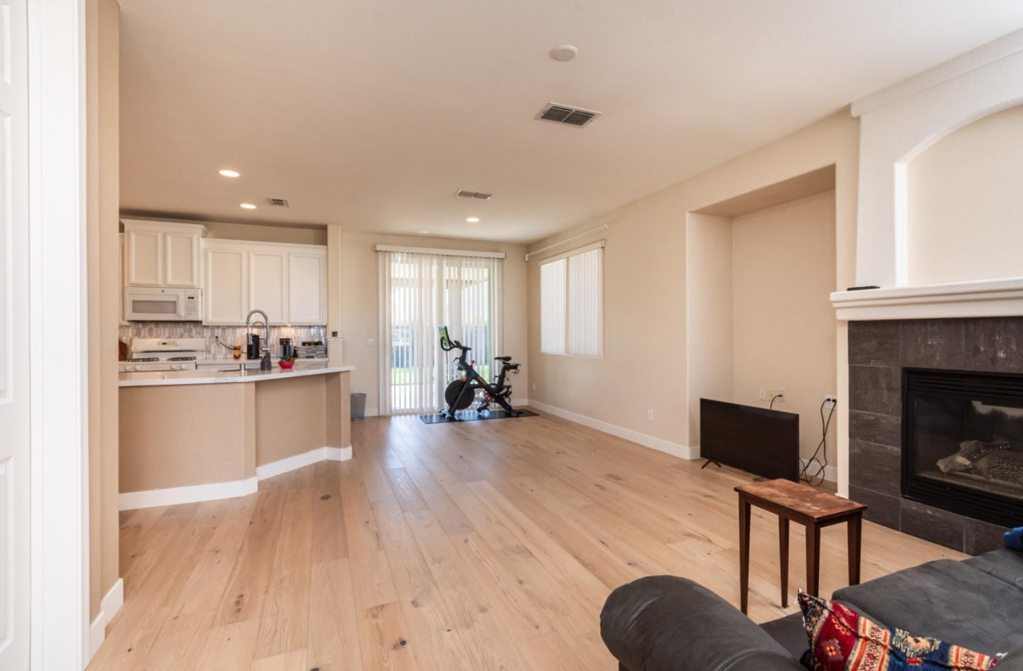 Detail Gallery Image 9 of 49 For 5020 Cleveland Bay Way, Elk Grove,  CA 95757 - 3 Beds | 2 Baths