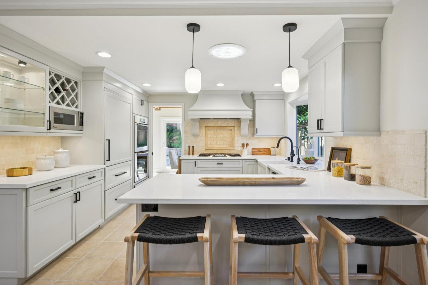 Detail Gallery Image 14 of 57 For 646 Oneida Dr, Sunnyvale,  CA 94087 - 4 Beds | 3 Baths