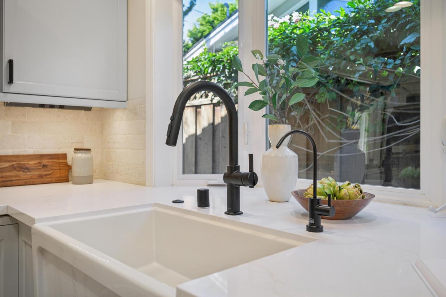 Detail Gallery Image 18 of 57 For 646 Oneida Dr, Sunnyvale,  CA 94087 - 4 Beds | 3 Baths