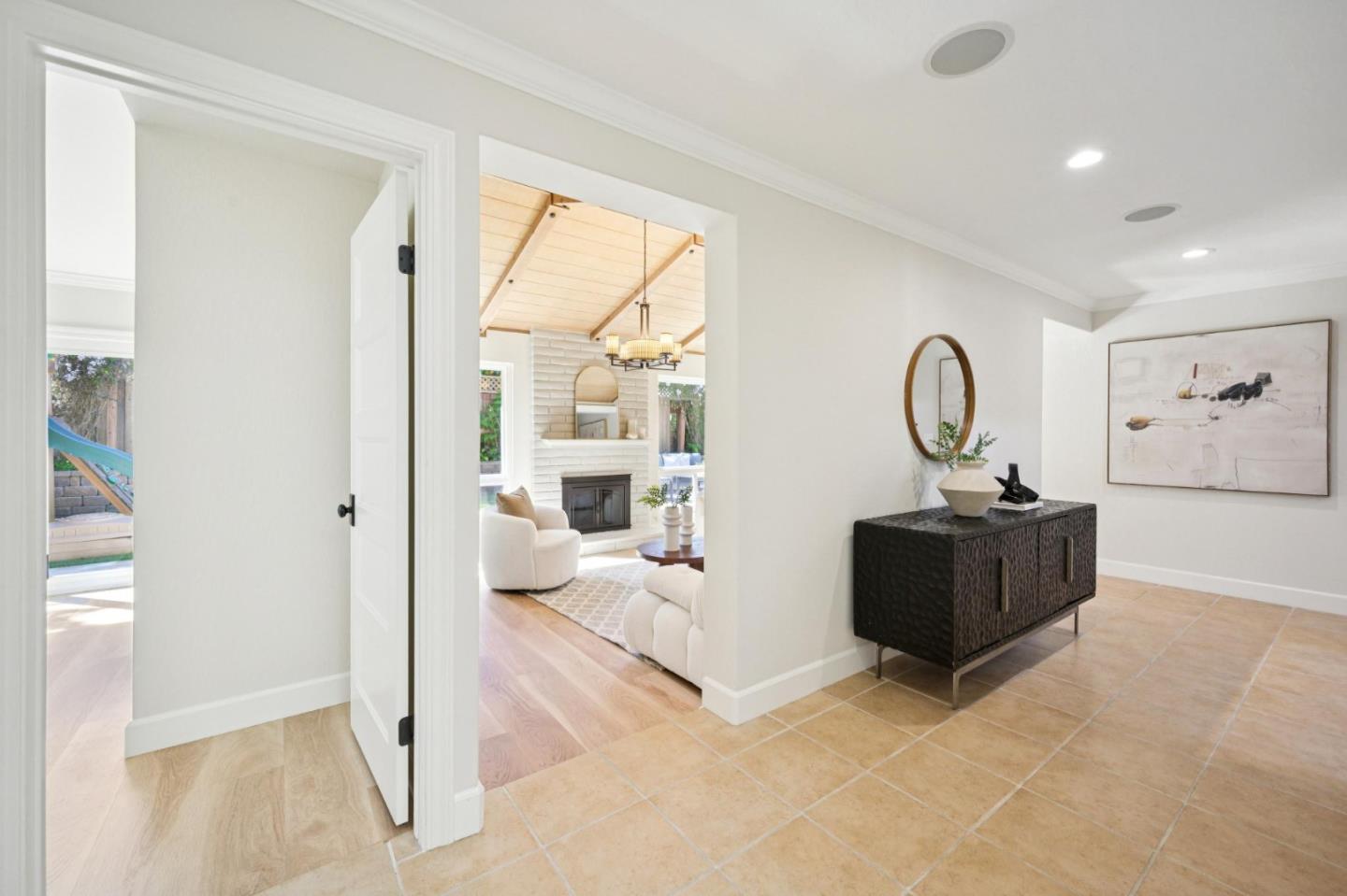 Detail Gallery Image 34 of 57 For 646 Oneida Dr, Sunnyvale,  CA 94087 - 4 Beds | 3 Baths