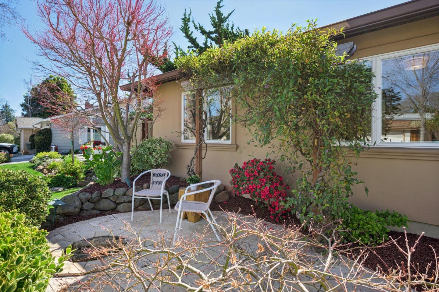 Detail Gallery Image 4 of 57 For 646 Oneida Dr, Sunnyvale,  CA 94087 - 4 Beds | 3 Baths