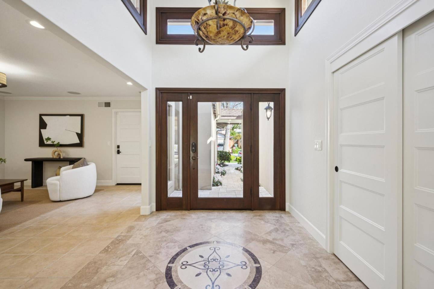 Detail Gallery Image 8 of 57 For 646 Oneida Dr, Sunnyvale,  CA 94087 - 4 Beds | 3 Baths