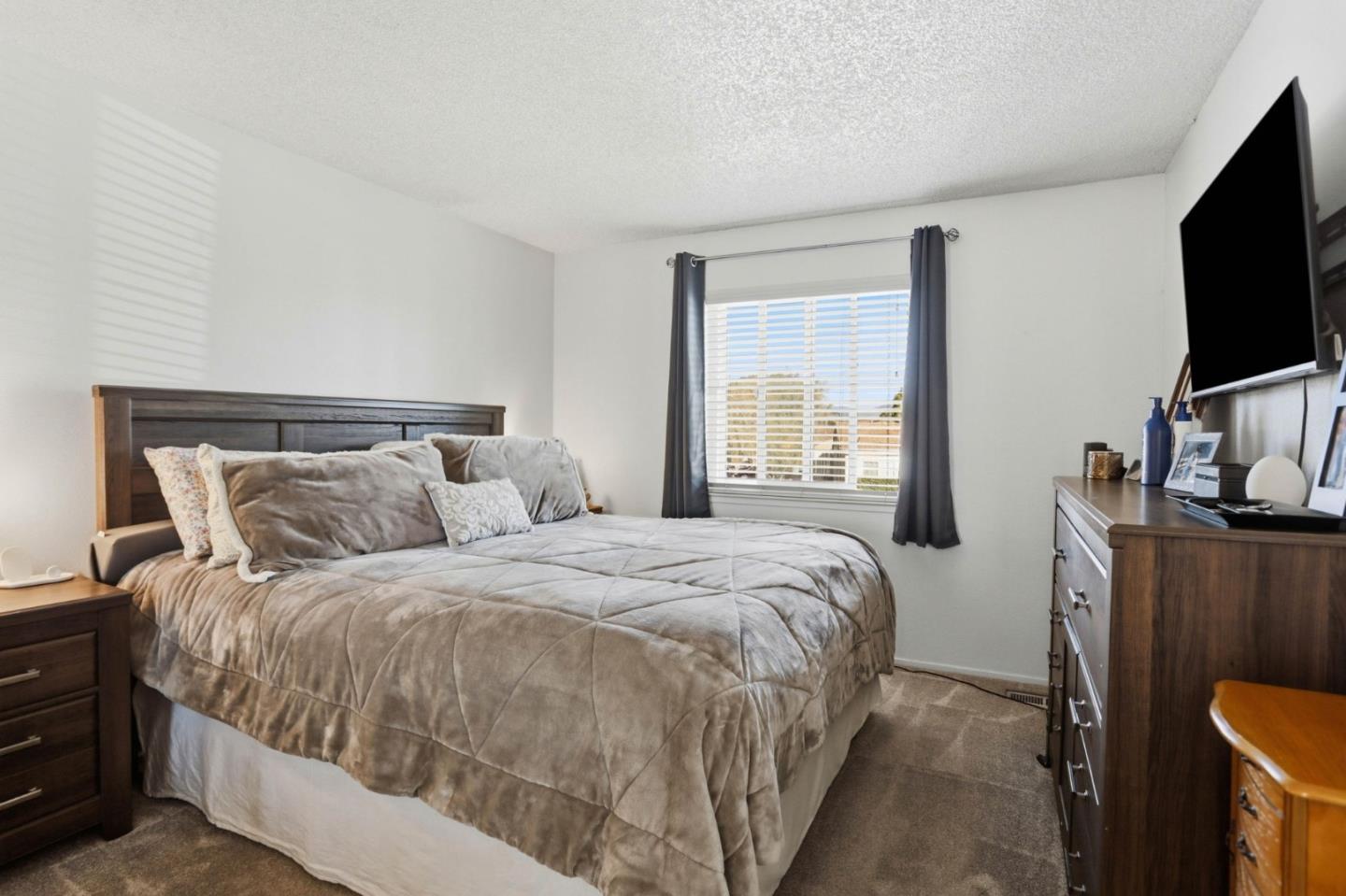 Detail Gallery Image 16 of 24 For 1075 Sherman Dr, Salinas,  CA 93907 - 3 Beds | 2 Baths