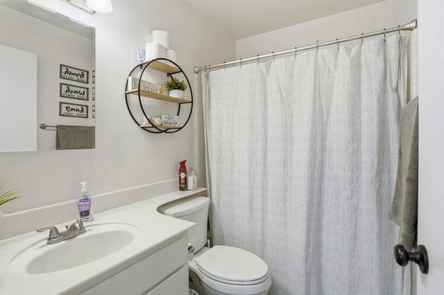 Detail Gallery Image 19 of 24 For 1075 Sherman Dr, Salinas,  CA 93907 - 3 Beds | 2 Baths