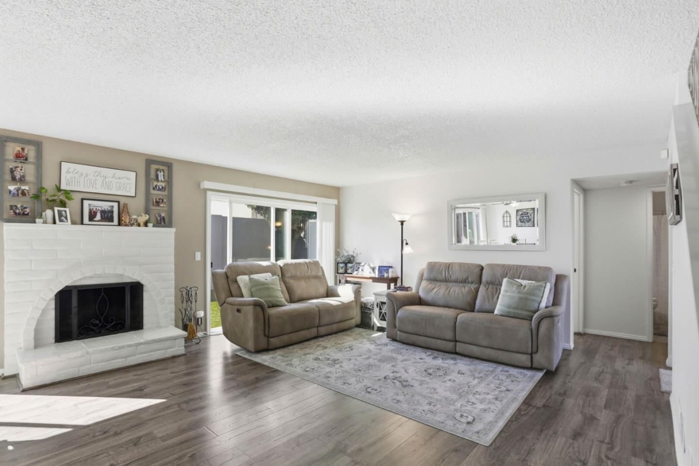 Detail Gallery Image 5 of 24 For 1075 Sherman Dr, Salinas,  CA 93907 - 3 Beds | 2 Baths